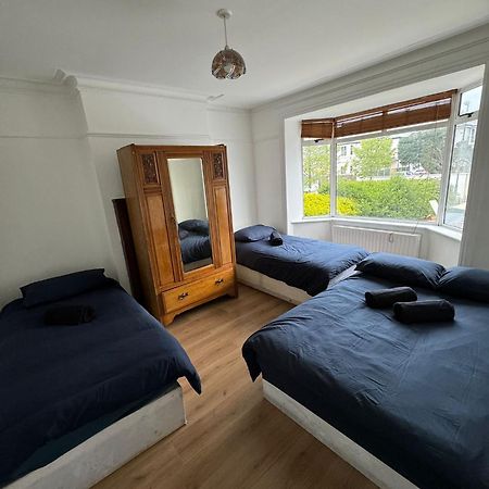 Big Family Room In Room At 2 Iveragh Rd-4 Дъблин Екстериор снимка